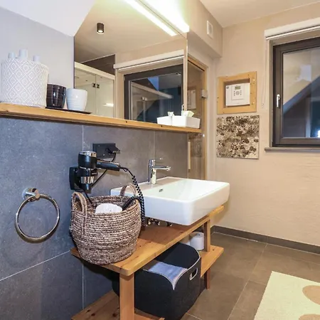 Semesterbostad Mit Sauna Katschb